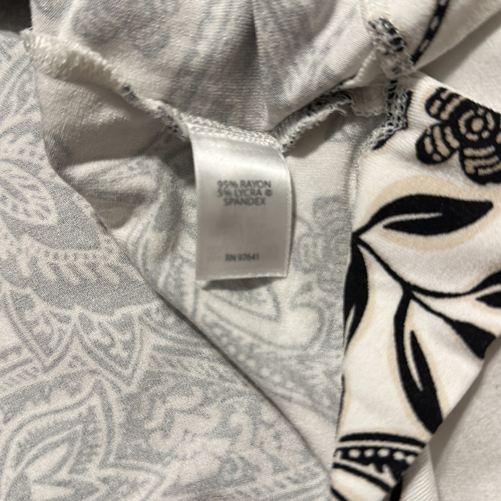 J. Jill - Wearever Collection - Black & White Paisley 3/4 Sleeve Blouse - Medium - Picture 5 of 6
